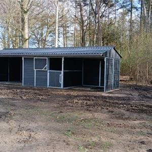 Stal mit offen Seite & einlaufstal